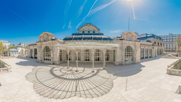 FEATURED CONTENT 1 Vichy